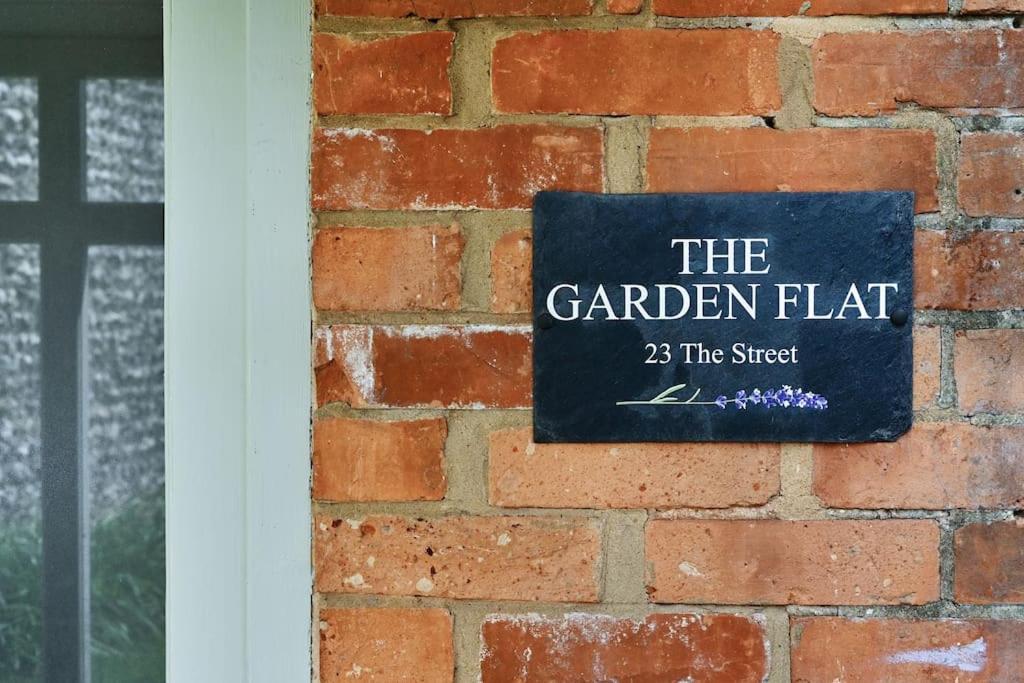 The Garden Flat At Walnut Tree House Apartman Rustington Kültér fotó